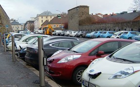 Норвежцы массово пересаживаются на гибриды и электромобили