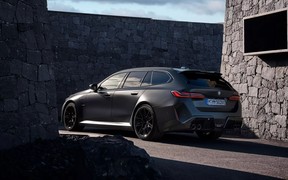Нова BMW M5 тепер і в «сімейному» кузові