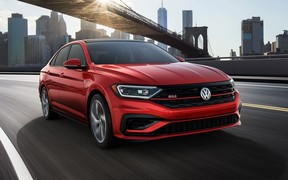 Новая Jetta GLI получила 230-сильный турбомотор