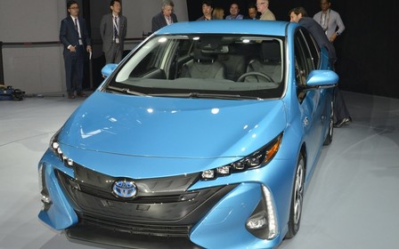 Новая Toyota Prius получила подзаряжаемую версию