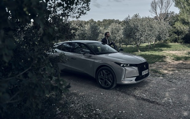 Нові DS 4 Pallas та Etoile: ще трохи французького шику для наших доріг