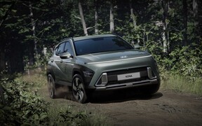 Новий Hyundai Kona показали у чотирьох яскравих модифікаціях