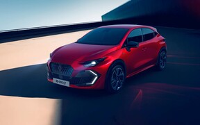 Новий Renault Clio: більше простору, менше пального