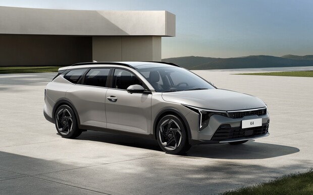 Новий універсал Kia K4: маємо перші фото!