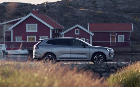 Новий Volvo XC70 продаватимуть у Європі як «далекобійний» гібрид