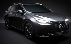 Новое поколение Lexus NX «нечаянно» рассекретили