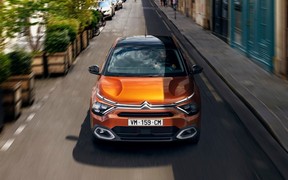 Новому Citroen C4 сложили цену в гривнах