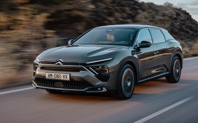 Новый Citroen C5 X: кроссовер, универсал и всего побольше!