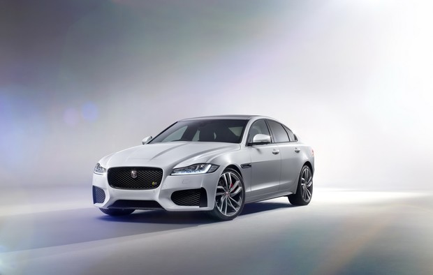 Новый Jaguar XF дебютировал!