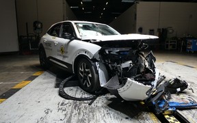 Новый кроссовер Opel Mokka разбили «на четверку». Что не так?