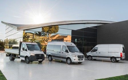 Новый Mercedes-Benz Sprinter: передний привод, ЖК-панель и электротяга