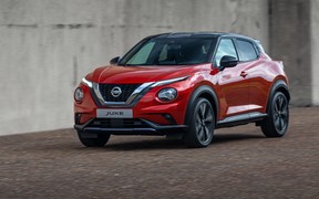 Новый Nissan Juke лишился «атмосферника» и поменял вариатор на «робот»