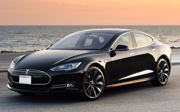 Новый рекорд: Tesla Model S проехала без подзарядки 900 километров