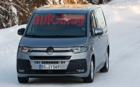 Новий Volkswagen Multivan - майже без камуфляжу