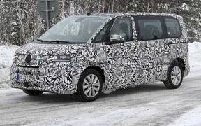 Новый Volkswagen Transporter пока «морозится»