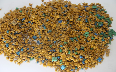 Нужен ли в автомобильной аудиосистеме конденсатор?