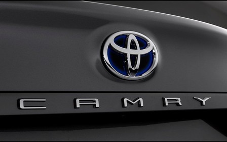 Оновлена Toyota Camry отримала заводські тюнінг-пакети