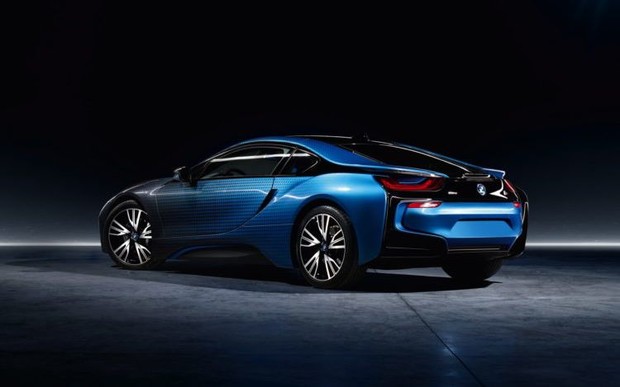 Обновленному BMW i8 добавят мощности