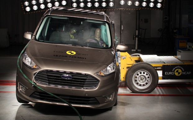 Обновленный Ford Tourneo Connect разбили на 4 звезды