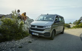 Обновленный кемпер Volkswagen California получил новую мини-кухню