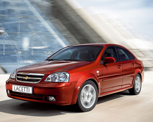 Обзор Chevrolet Lacetti: Разумный по цене автомобиль