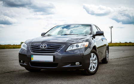 Огляд Toyota Camry (XV40): Зважене рішення