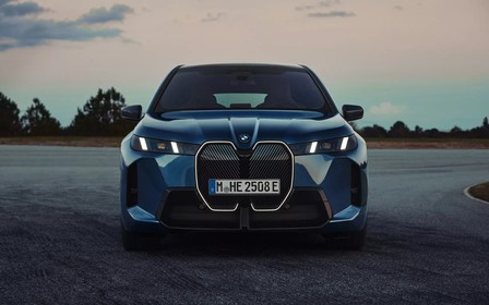 Оновлений BMW iX став потужнішим і проїде більше