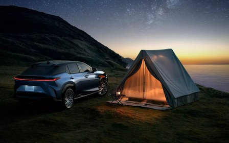 Оновлений Lexus RZ отримав потужніші мотори та швидшу зарядку