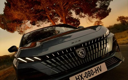 Оновлений Peugeot 308: свіжий дизайн та розумна мультимедійка