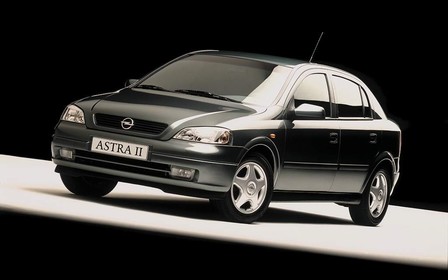 Opel Astra G против Volkswagen Golf IV: игра на равных