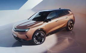 Opel презентує нове покоління флагманського кросовера Grandland. Що вже відомо?