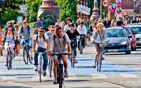 Опрос: Готовы ли вы отказаться от поездок на авто хотя бы на день?