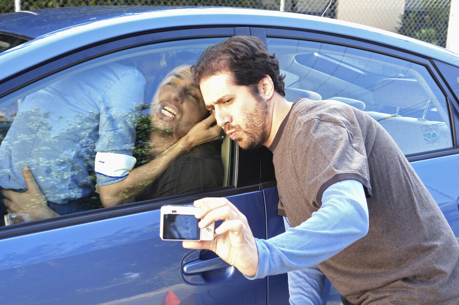 Жас швейцариялық қыздардың трахнияға ұшыраған видеосы