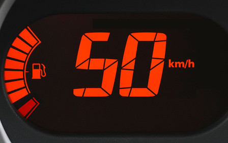 Опрос: ограничение скорости до 50 км/ч в населенном пункте – сработает ли в Украине?