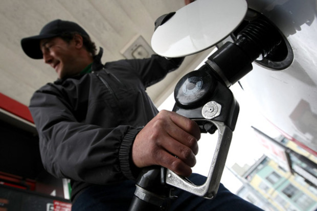 Оптовые цены на бензин в Украине снижаются