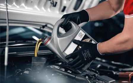 Оригінальне моторне мастило