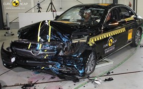 Отличники Euro NCAP: На краш-тестах разбили новый Mercedes-Benz E-Class и Peugeot 3008
