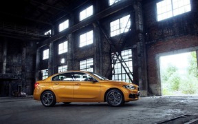 Переднеприводный седан BMW показали в Китае