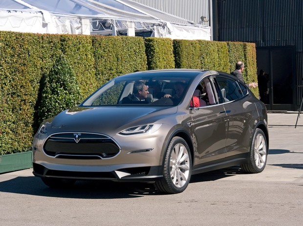 Первый подарочный Tesla Model X уедет в Норвегию
