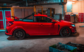 Пикап Honda Civic Type R идеально подойдет для доставки свежих овощей в ресторан