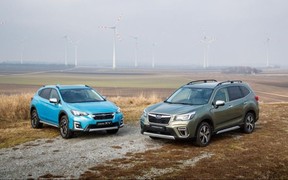 Почем в гривнах? Объявлены цены гибридных Subaru XV и Forester