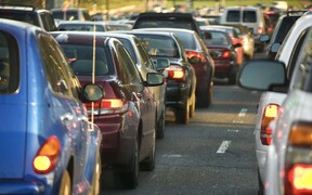 Подорожание топлива не заставило украинцев отказаться от автомобилей