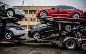 Покупатели Tesla в Норвегии недовольны качеством и сервисом. Но как берут!