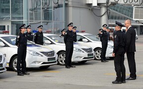 Полиция пересела на Hyundai Sonata и начала патрулировать Бориспольскую трассу
