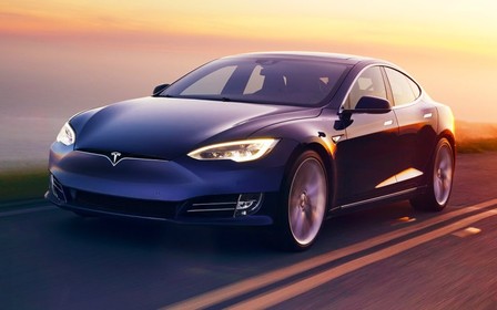 Полный автопилот. Пьяный водитель уснул за рулем Tesla Model S на скорости 110 км/час