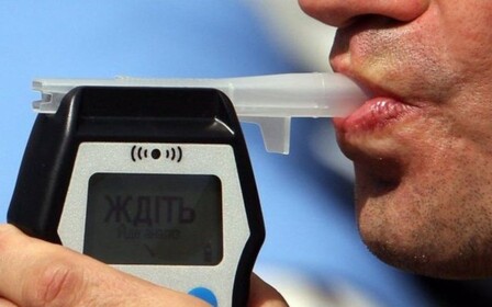 Полтавчанин «положил стрелку» на алкотестере