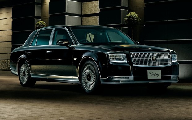 Представительский седан Toyota Century оказался дешевле Mercedes-Benz S 600