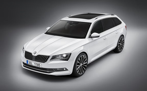 Представлена Skoda Superb Combi нового поколения