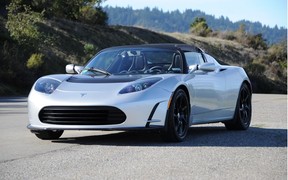 Преемник электрокара Tesla Roadster станет больше и быстрее
