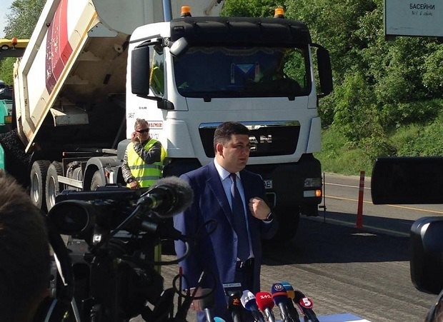 Премьер-министр провел инспекцию дорог Киевской области